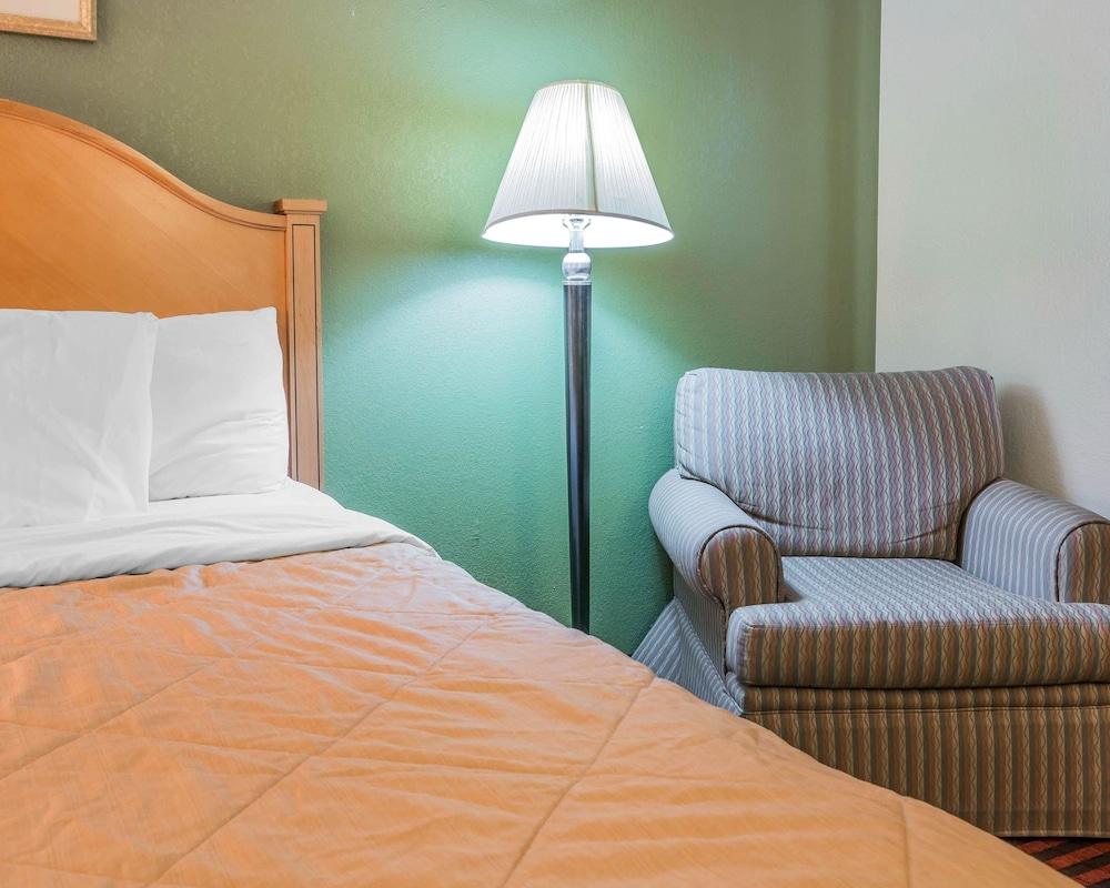 Rodeway Inn Coopersville Dış mekan fotoğraf