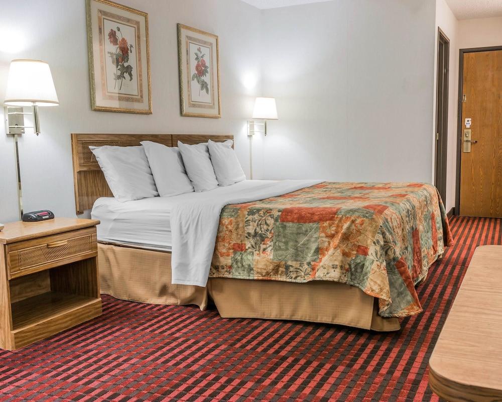 Rodeway Inn Coopersville Dış mekan fotoğraf