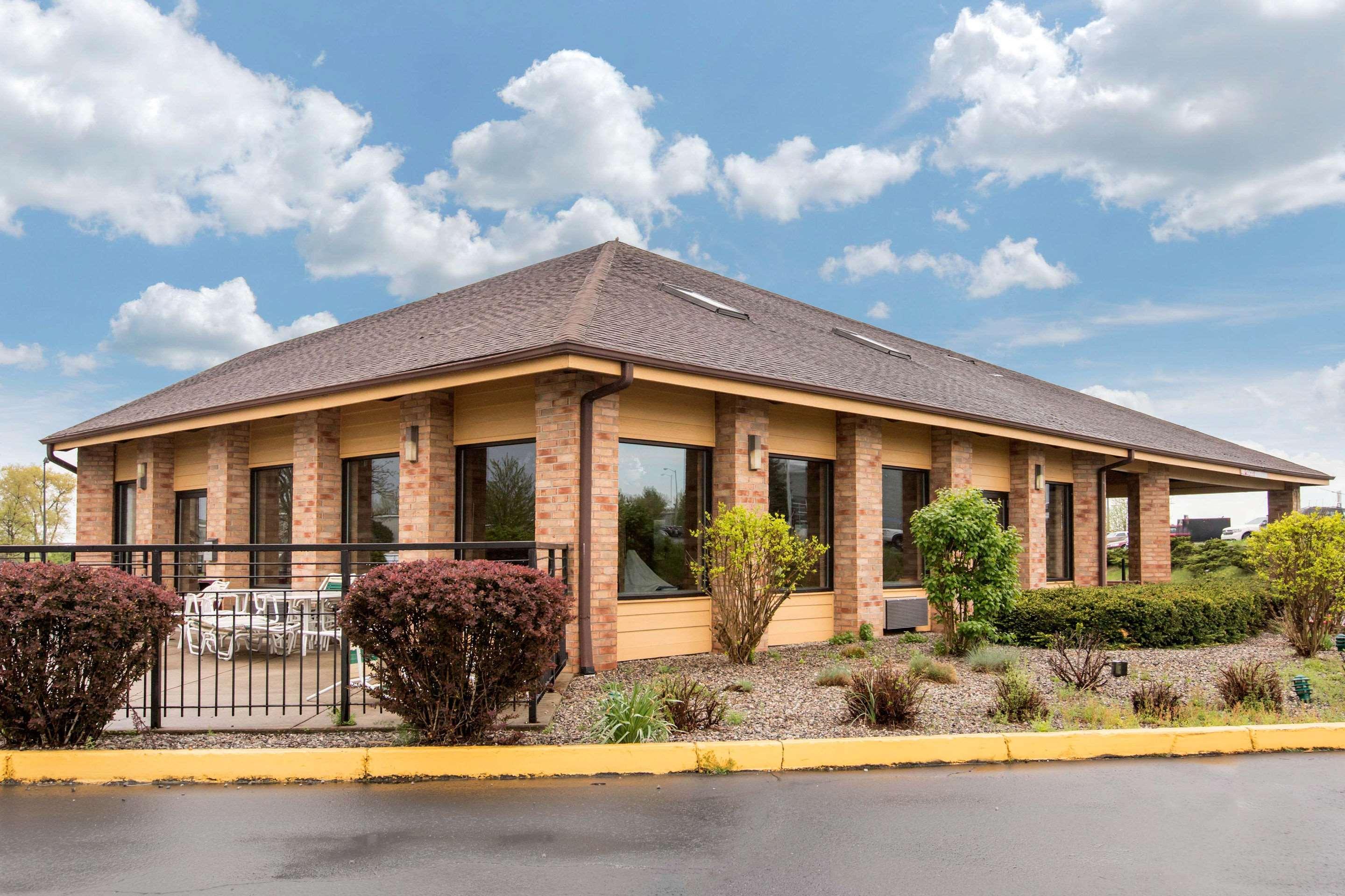 Rodeway Inn Coopersville Dış mekan fotoğraf