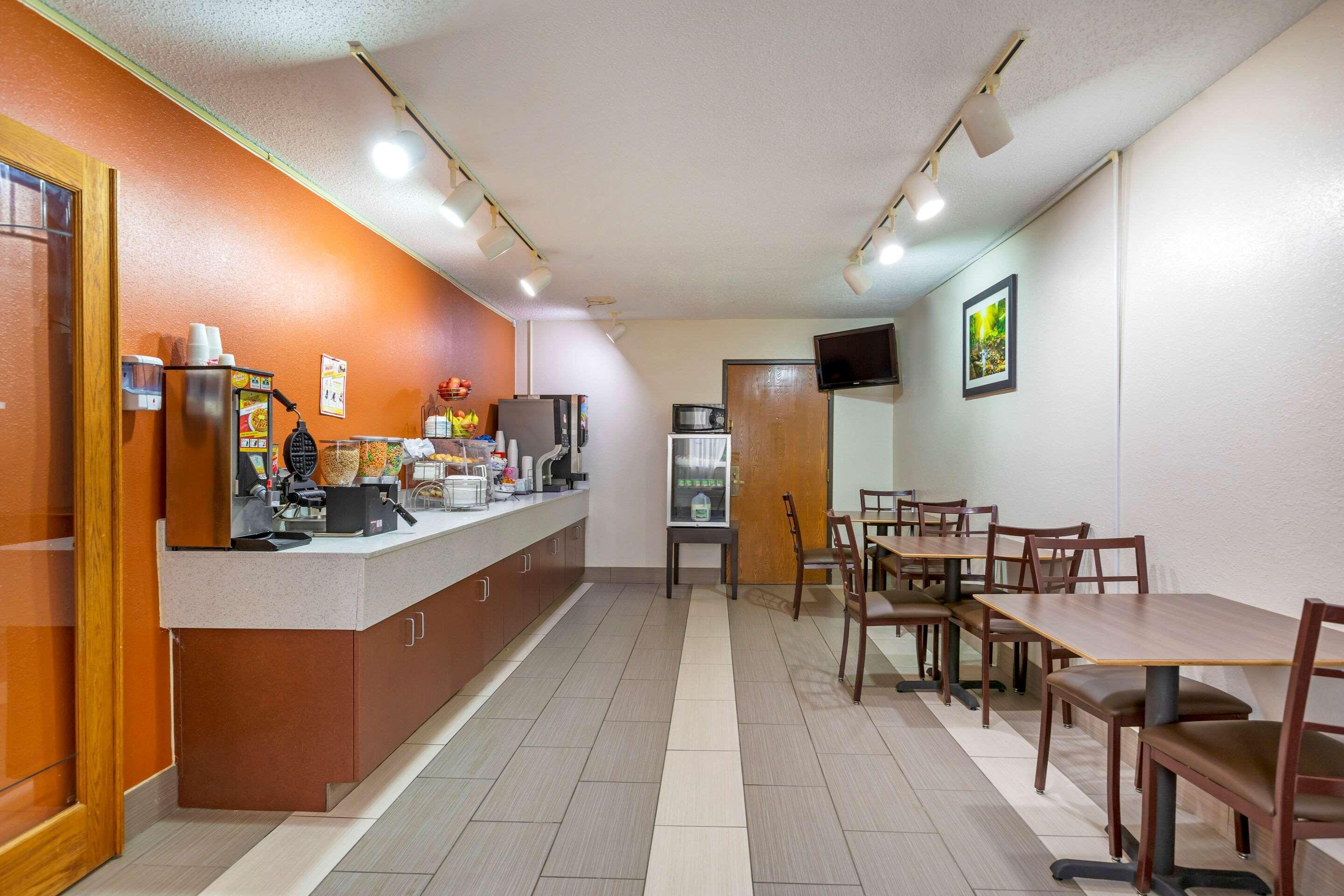 Rodeway Inn Coopersville Dış mekan fotoğraf