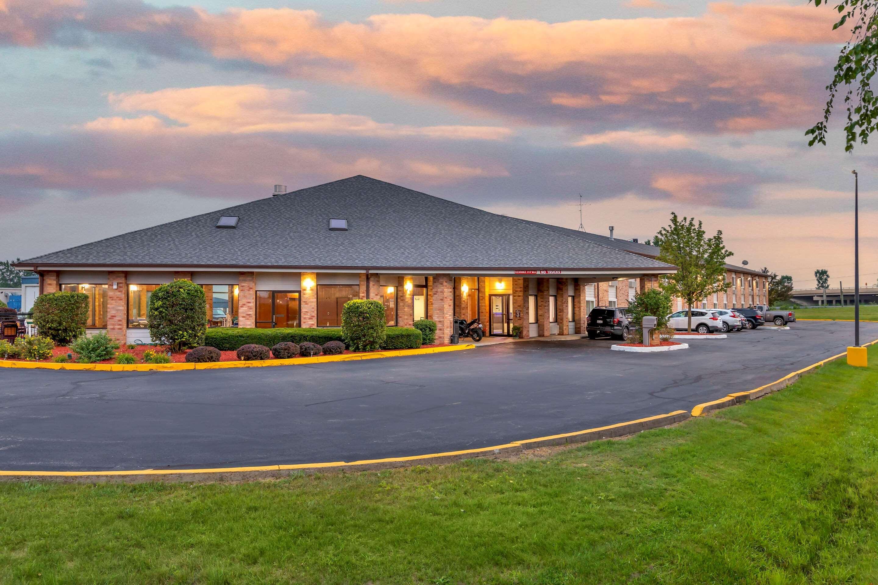 Rodeway Inn Coopersville Dış mekan fotoğraf