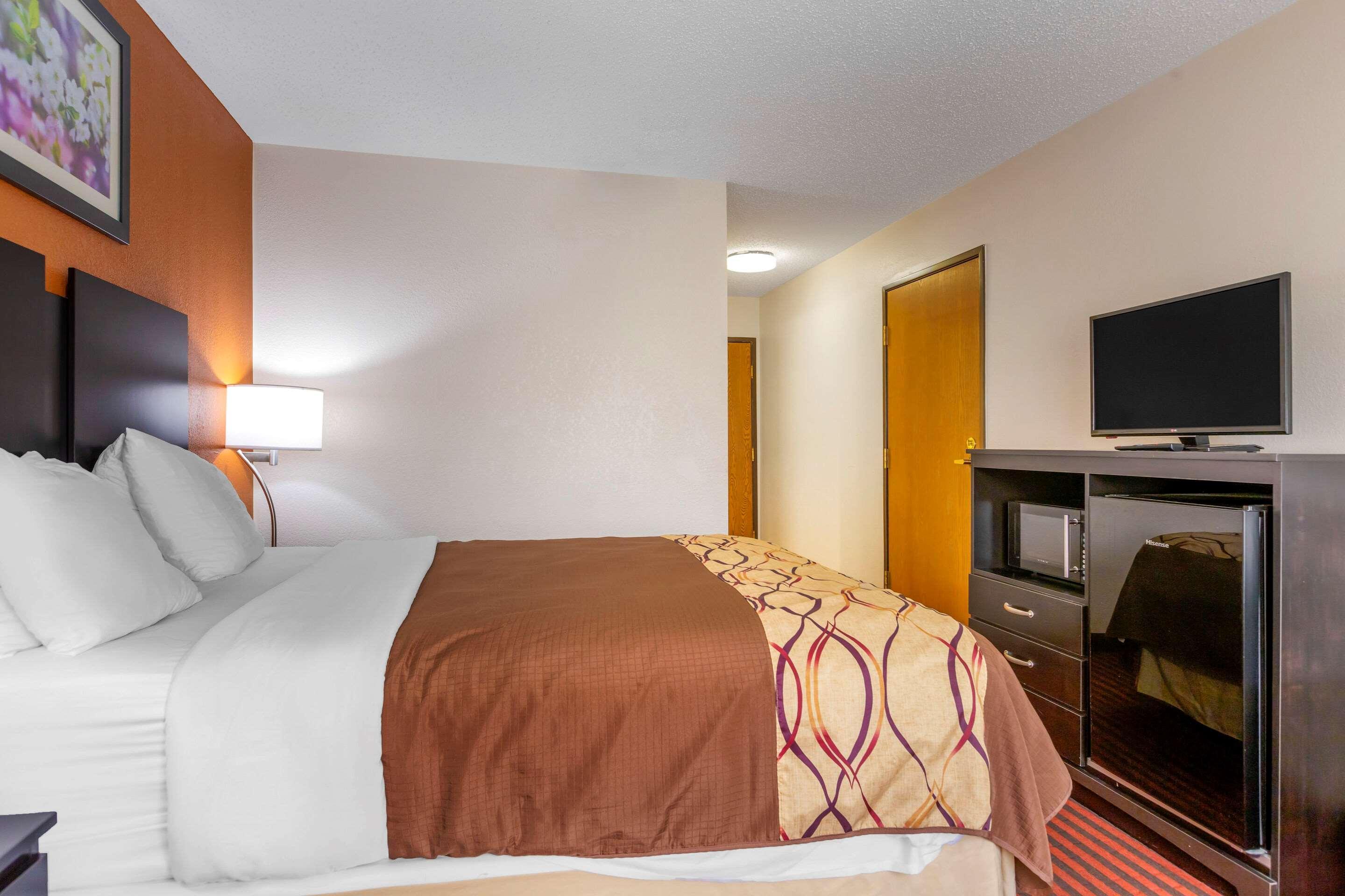 Rodeway Inn Coopersville Dış mekan fotoğraf
