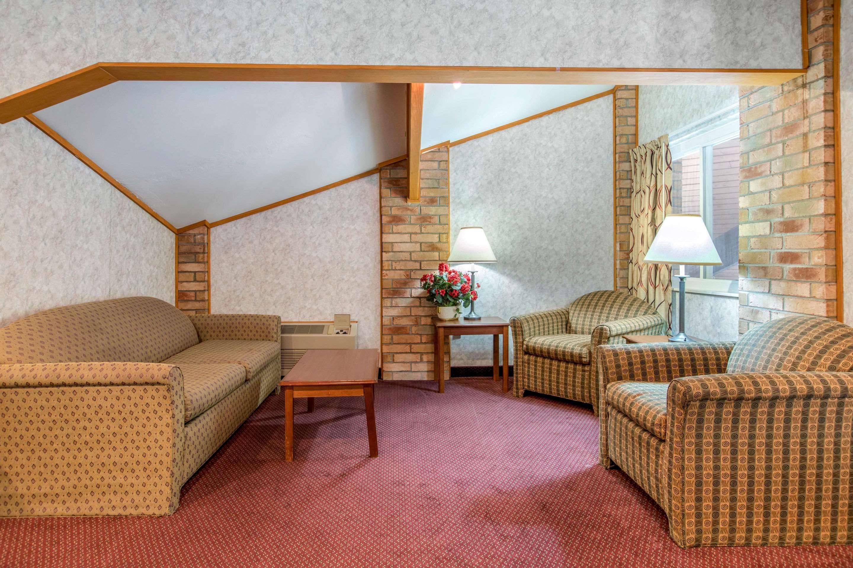 Rodeway Inn Coopersville Dış mekan fotoğraf