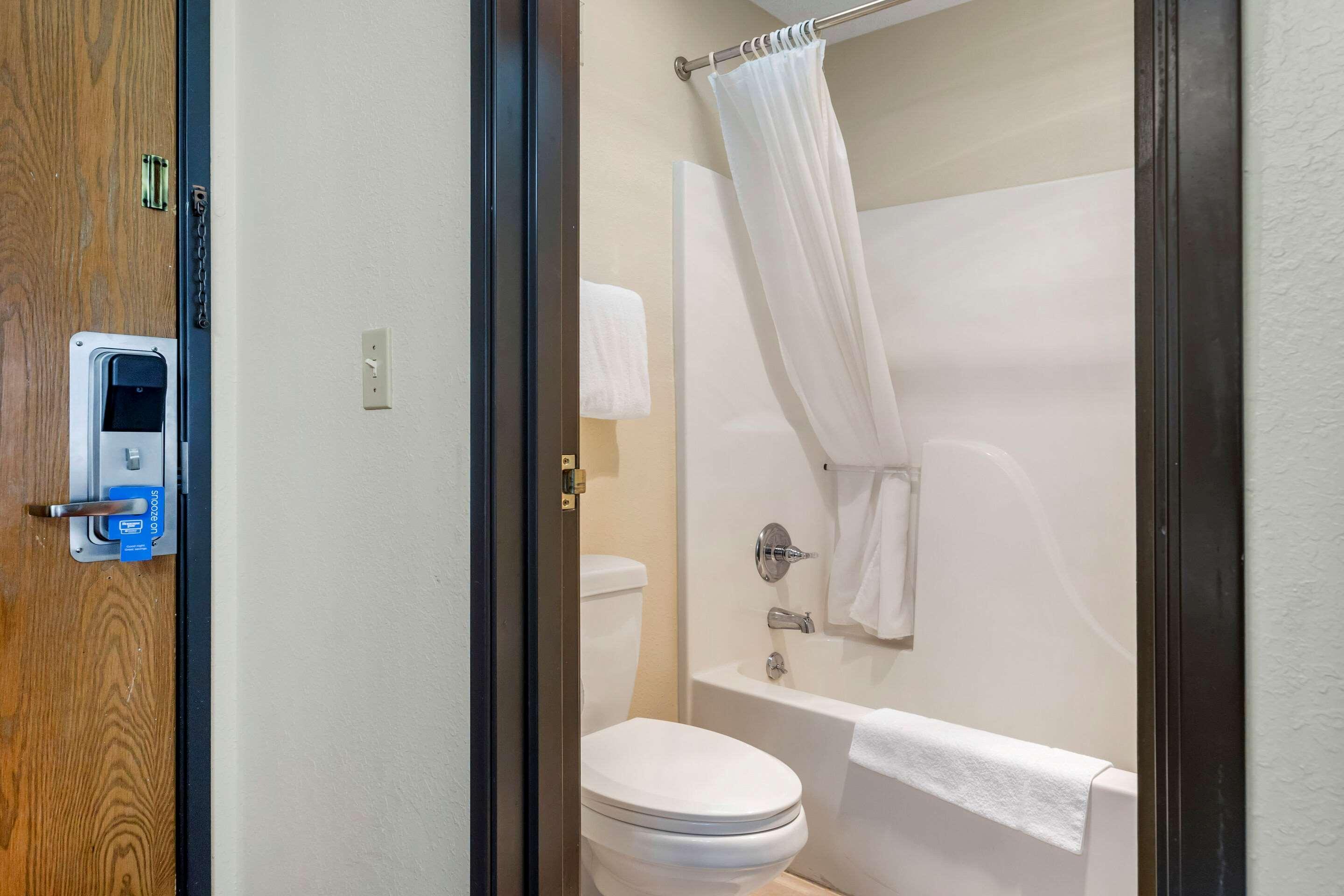 Rodeway Inn Coopersville Dış mekan fotoğraf