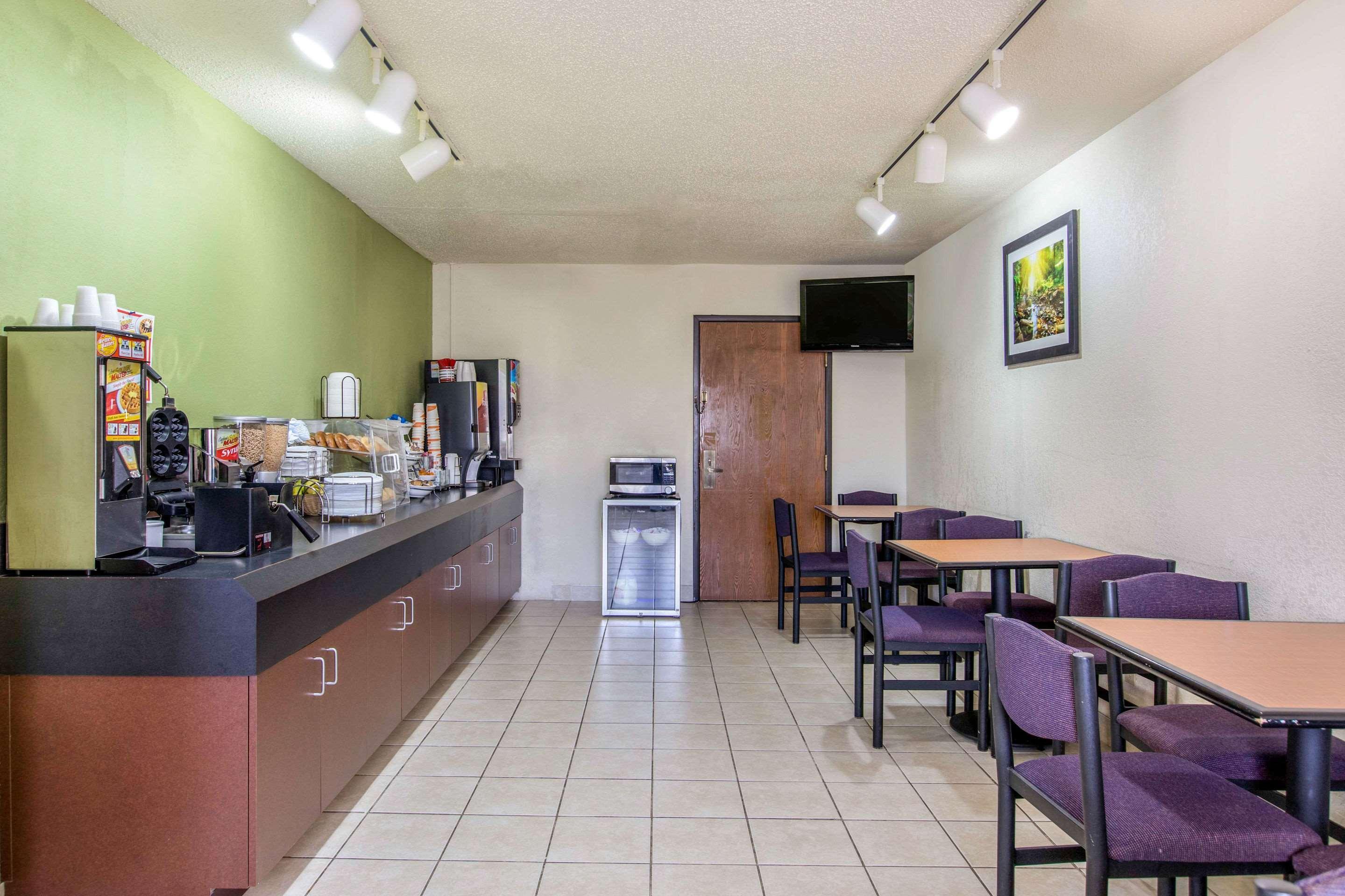 Rodeway Inn Coopersville Dış mekan fotoğraf