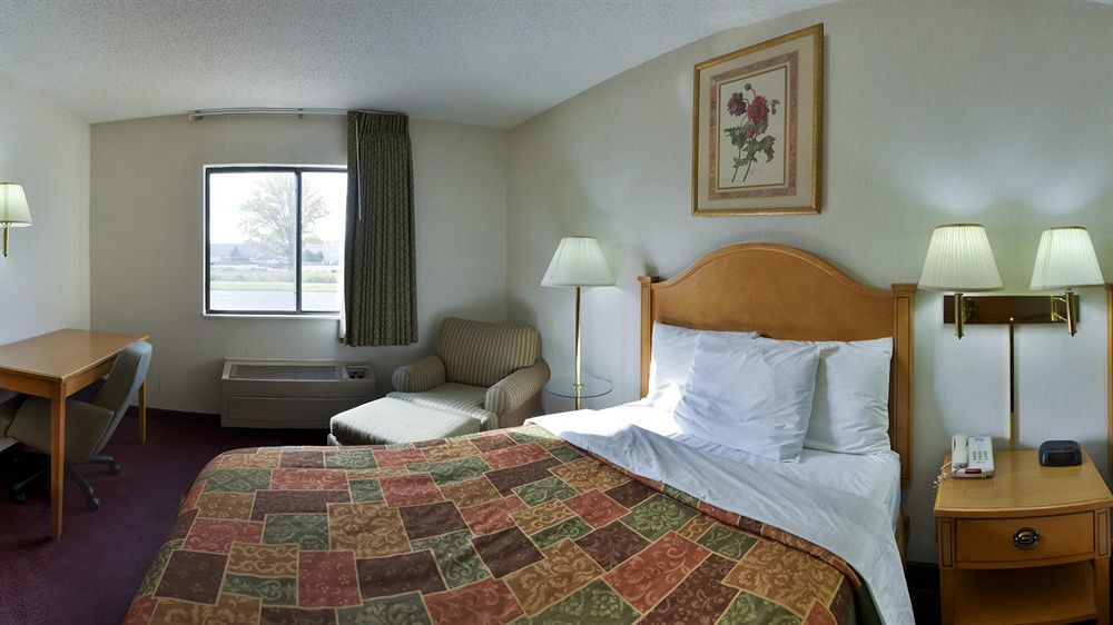 Rodeway Inn Coopersville Dış mekan fotoğraf
